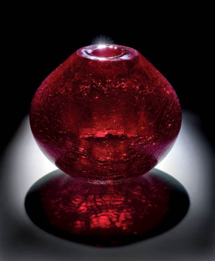 Wazonik Buraczek , szkło sodowe mrożone, projekt Zbigniew Horbowy, 1961 r.