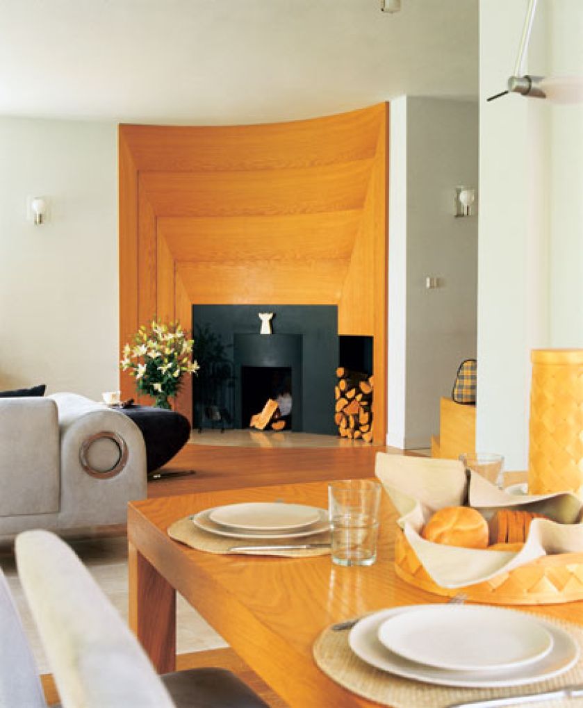 Kominek miał być największą ozdobą w ich domu. I udało się, bo zwraca uwagę każdego gościa. Obudowa została zrobiona