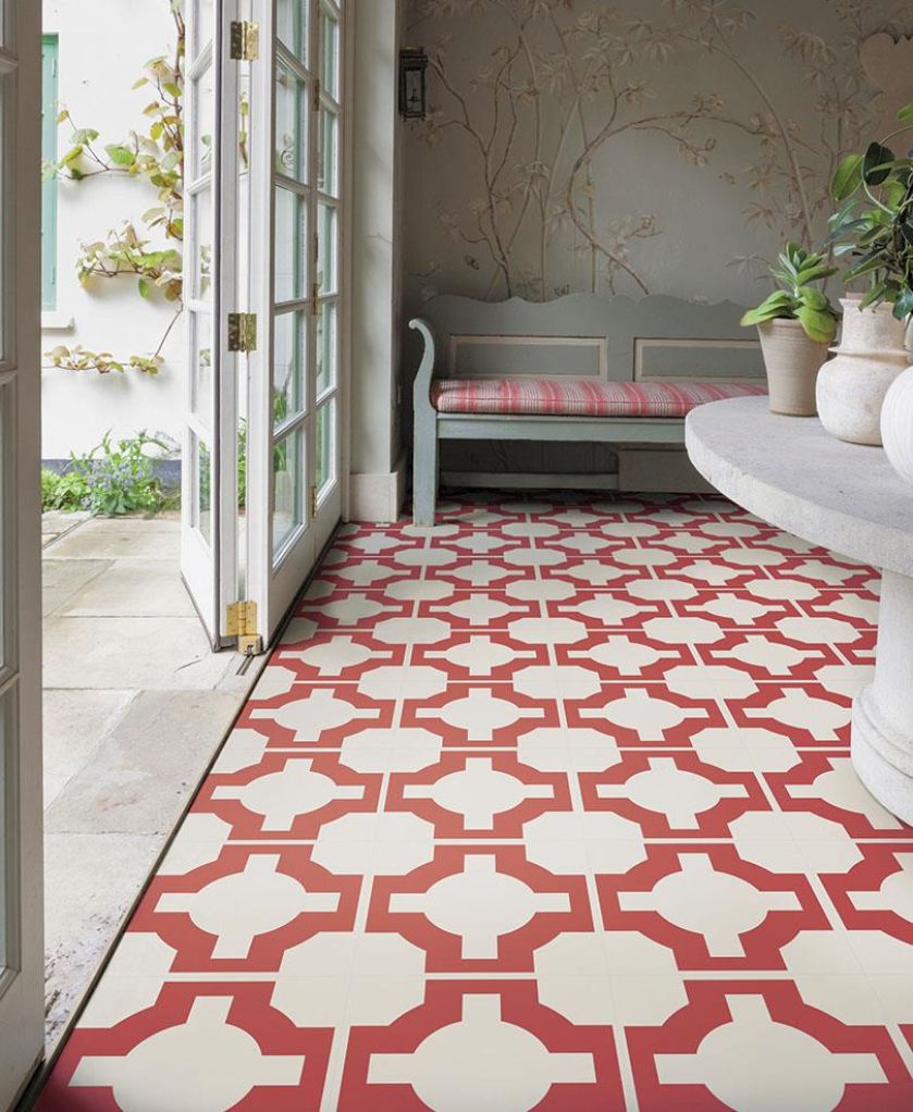 RED OXIDE, winylowa wariacja na temat parkietu, projekt zrobiła zauroczona geometrycznymi wzorami Neisha Crosland, HARVEY