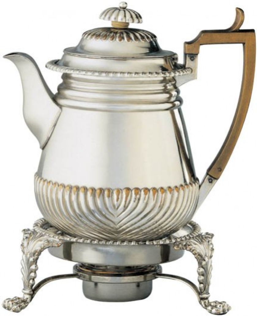 Srebrna kawiarka ustawiona na palniku z duszą, Anglia, Sheffield, XIX w., fot. FORUM