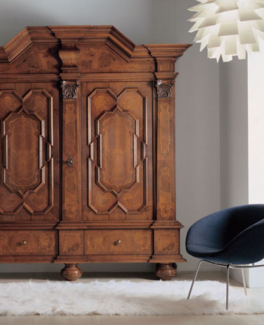 Brunszwicka szafa barokowa tylko na zamówienie. Klient może sobie zażyczyć, żeby na meblu umieszczono jego