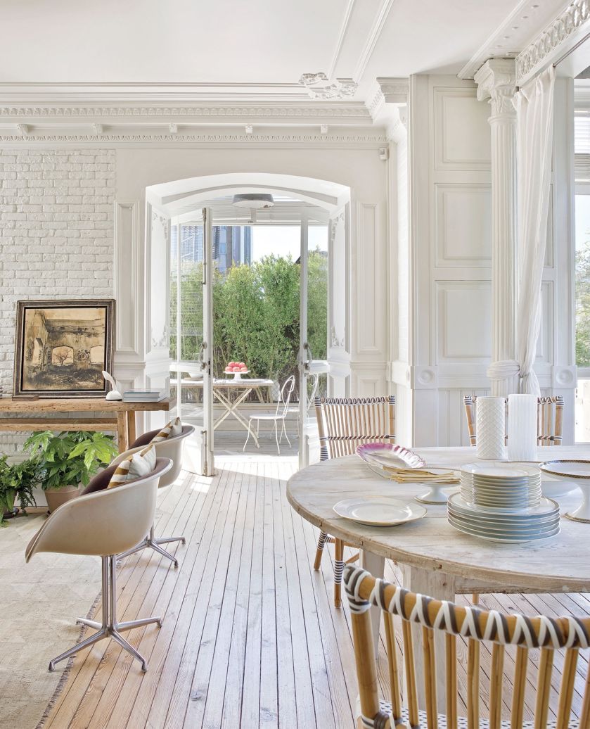 Ta hinduska willa pamięta niejedną metamorfozę: bywała restauracją, hodowano w niej szynszyle, później popadła w