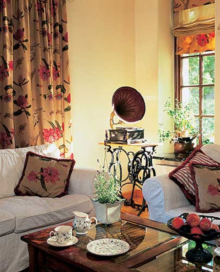 Patefon w salonie. Koncert przez tubę