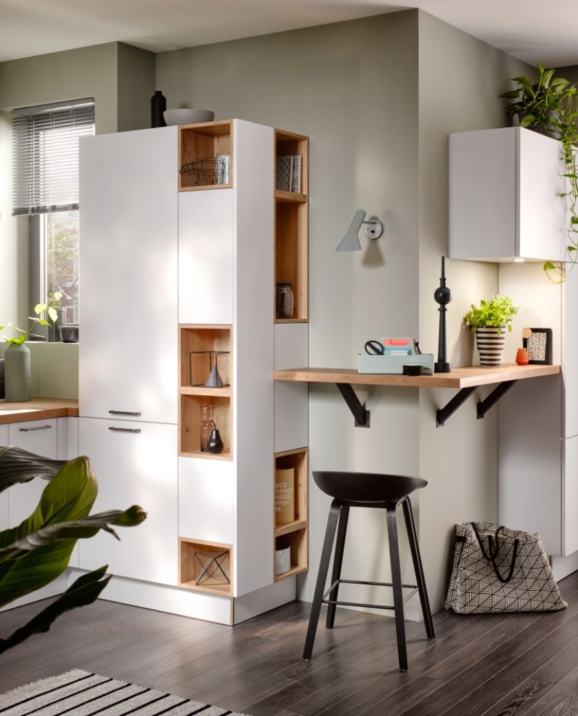 regał w kuchni aranżacja