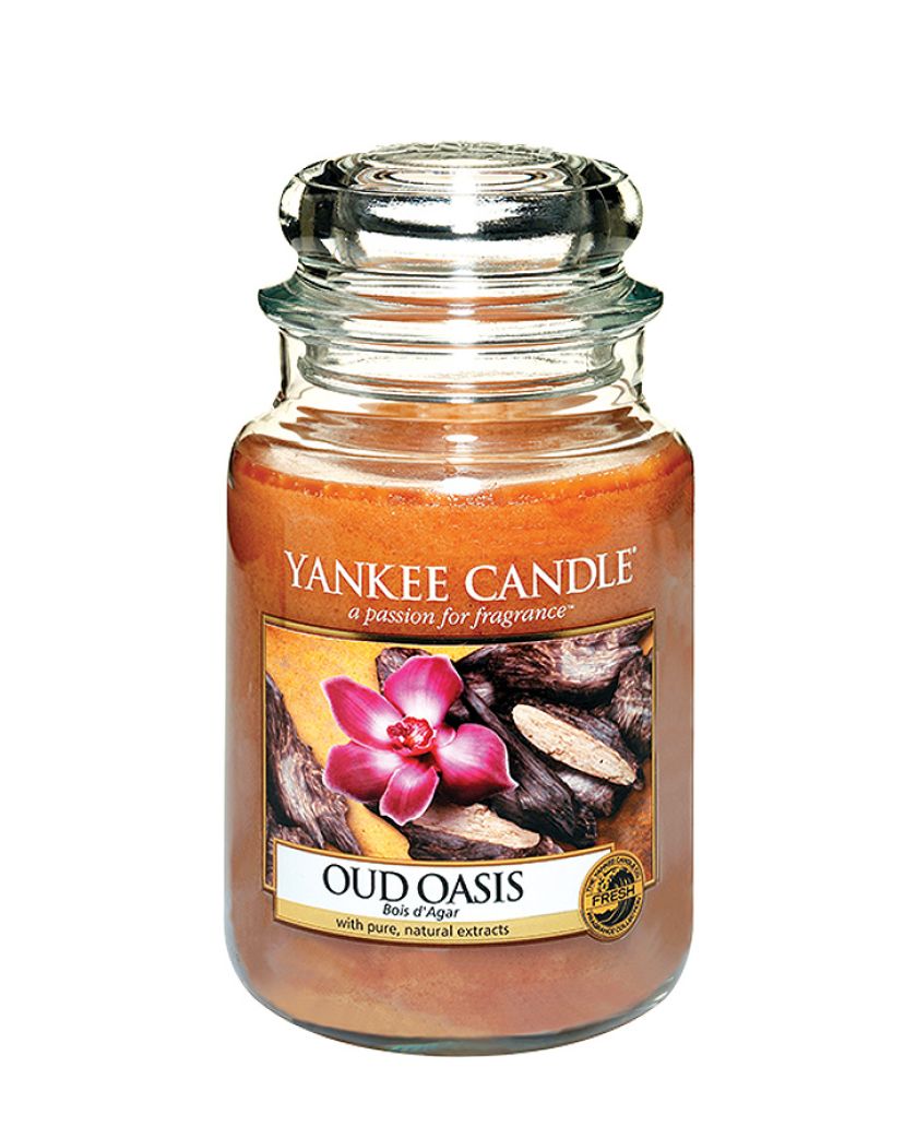 Świeca z limitowanej kolekcji Grand Bazaar. Zapach Oud Oasis, czyli uwodzicielski aromat kadzidła. Świeca Yankee