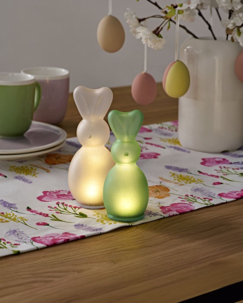 ledowe ozdoby na wielkanocny stół i parapet