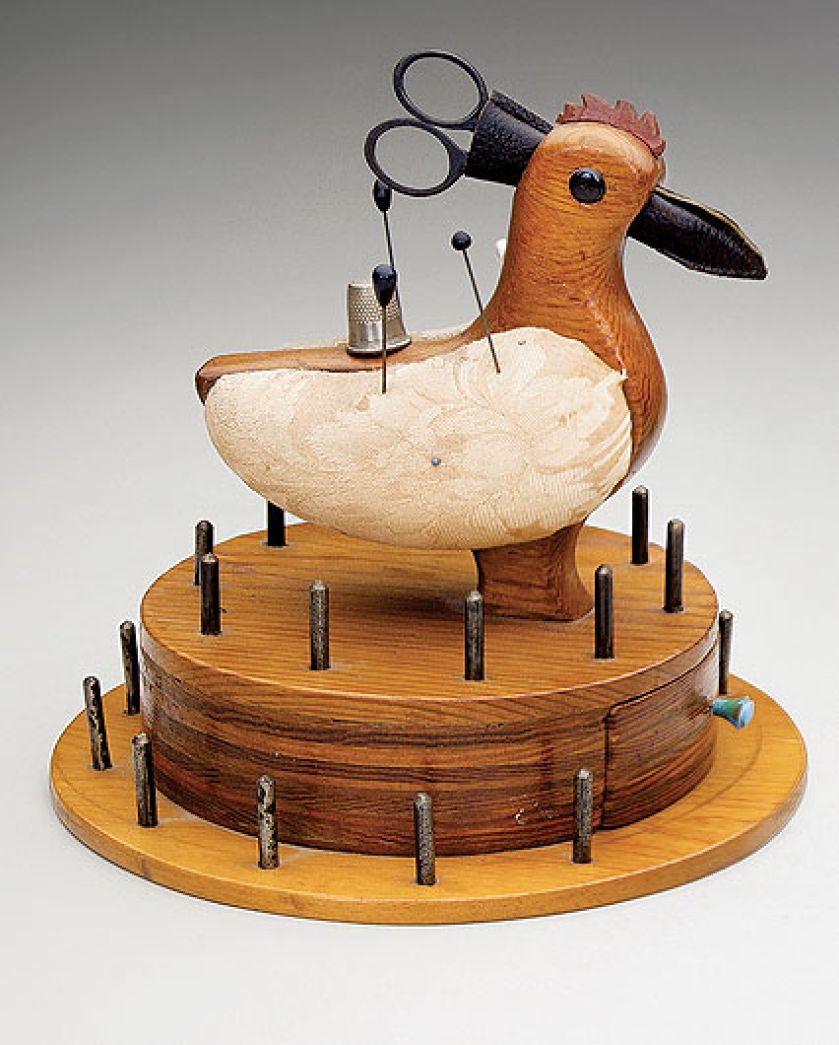 Historia wynalezienia maszyny do szycia z seksem w tle.