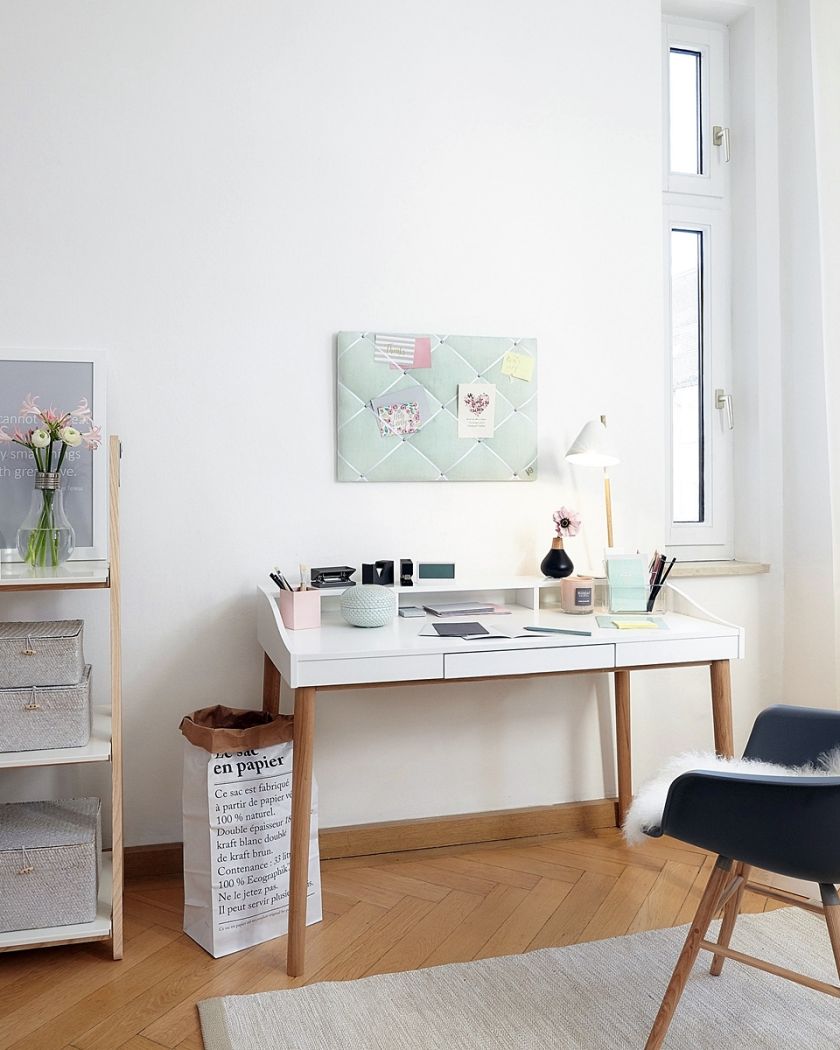 jak ustawić biurko w pokoju dziecka