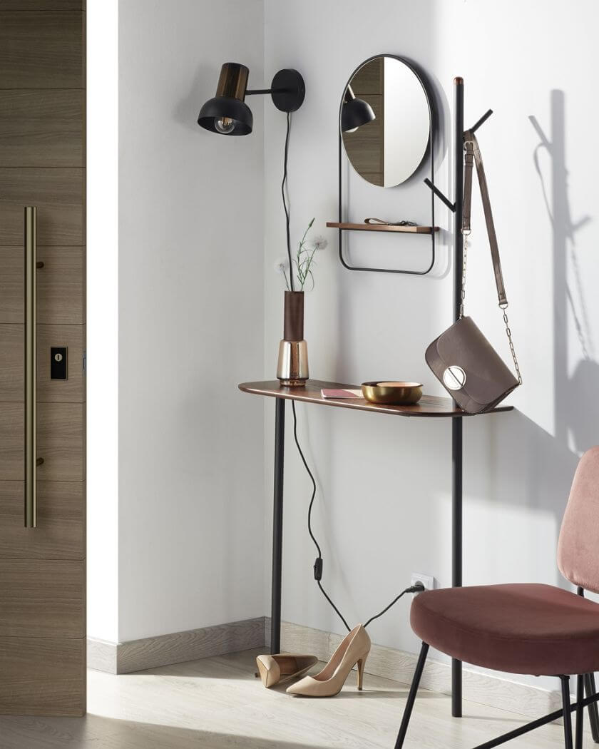 stolik do przedpokoju z wieszakiem
