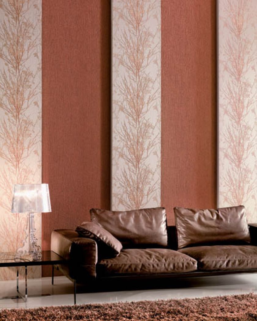 Zestawienie tapety gładkiej i wzorzystej sprawia wrażenie, jakby ściana była trójwymiarowa. JVD