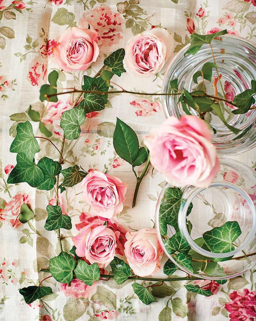 NIe muszą być wstawione w pęku do jednego wazonu. Można pojedyncze kwiaty wstawi do kilku prostych słoików.