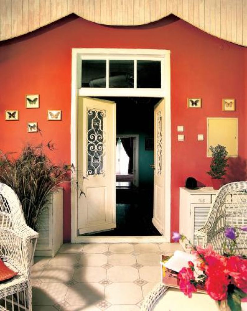 Cudem zachowane fragmenty boazerii sprzed kilkudziesięciu lat.