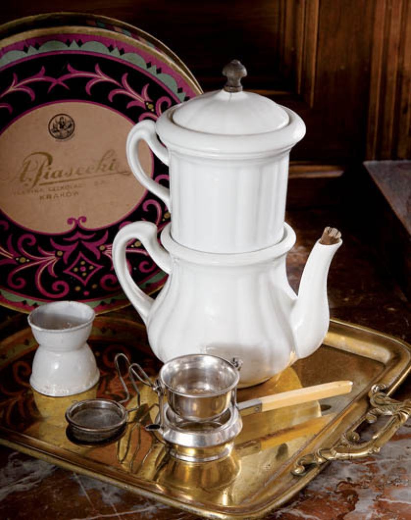 Porcelanowy zaparzacz do kawy, tzw. karlsbadzki, przełom XIX i XX w., Muzeum Historyczne Miasta Krakowa,