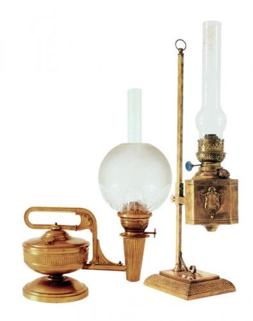 Lampa stołowa z pocz. XX w., palnik z sygnaturą Ehrich Graetz , Muzeum Podkarpackie w Krośnie. Lampa z regulacją