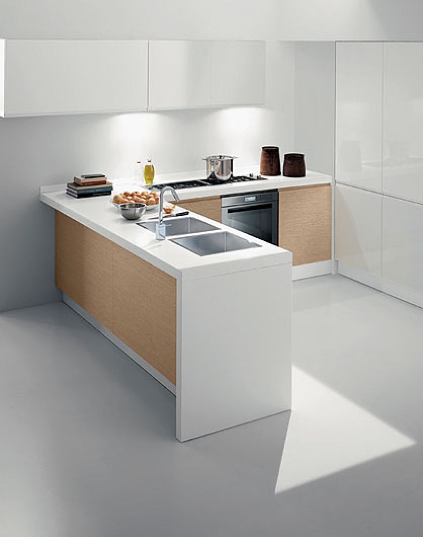 Kuchnia Eos (Berloni) z fornirem w kolorze dębu. STUDIO ITALIA