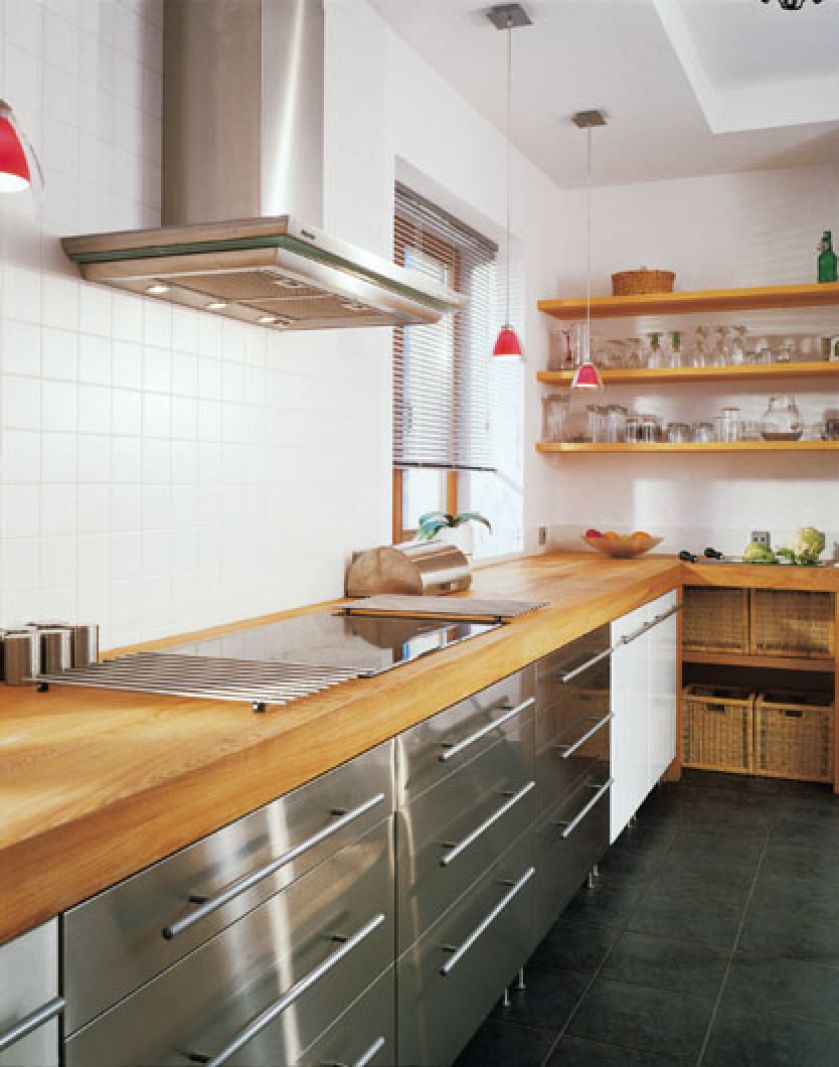 Bez zbędnych ozdób, tylko szlachetne materiały - stal i drewno.