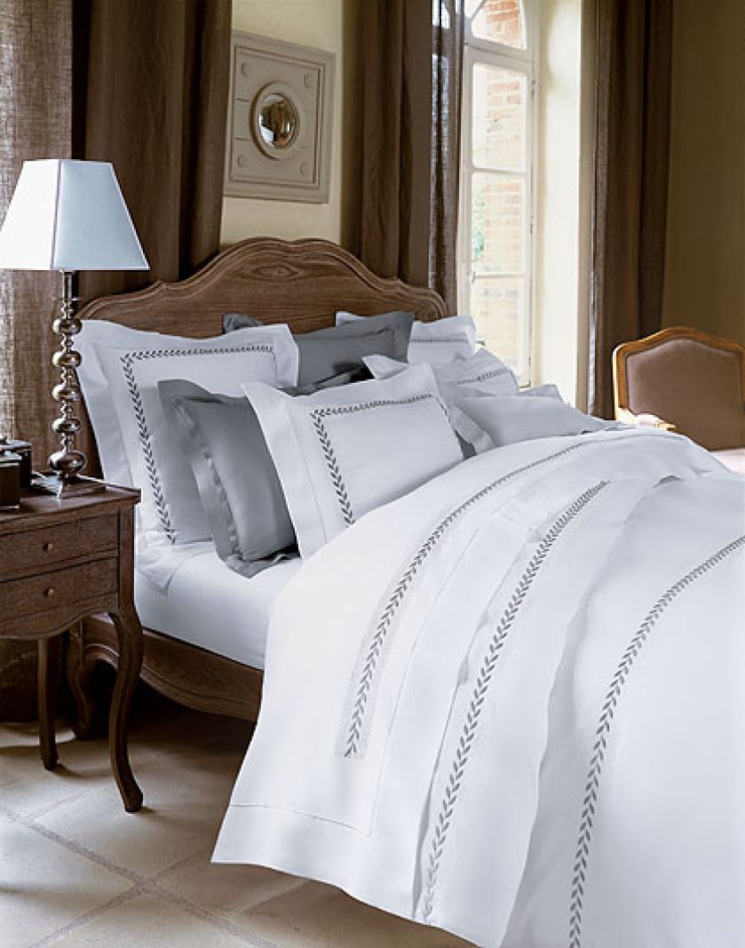 Laurier: poszwa na kołdrę kosztuje 1900 zł, poszewka na poduszkę – 330 zł. YVES DELORME