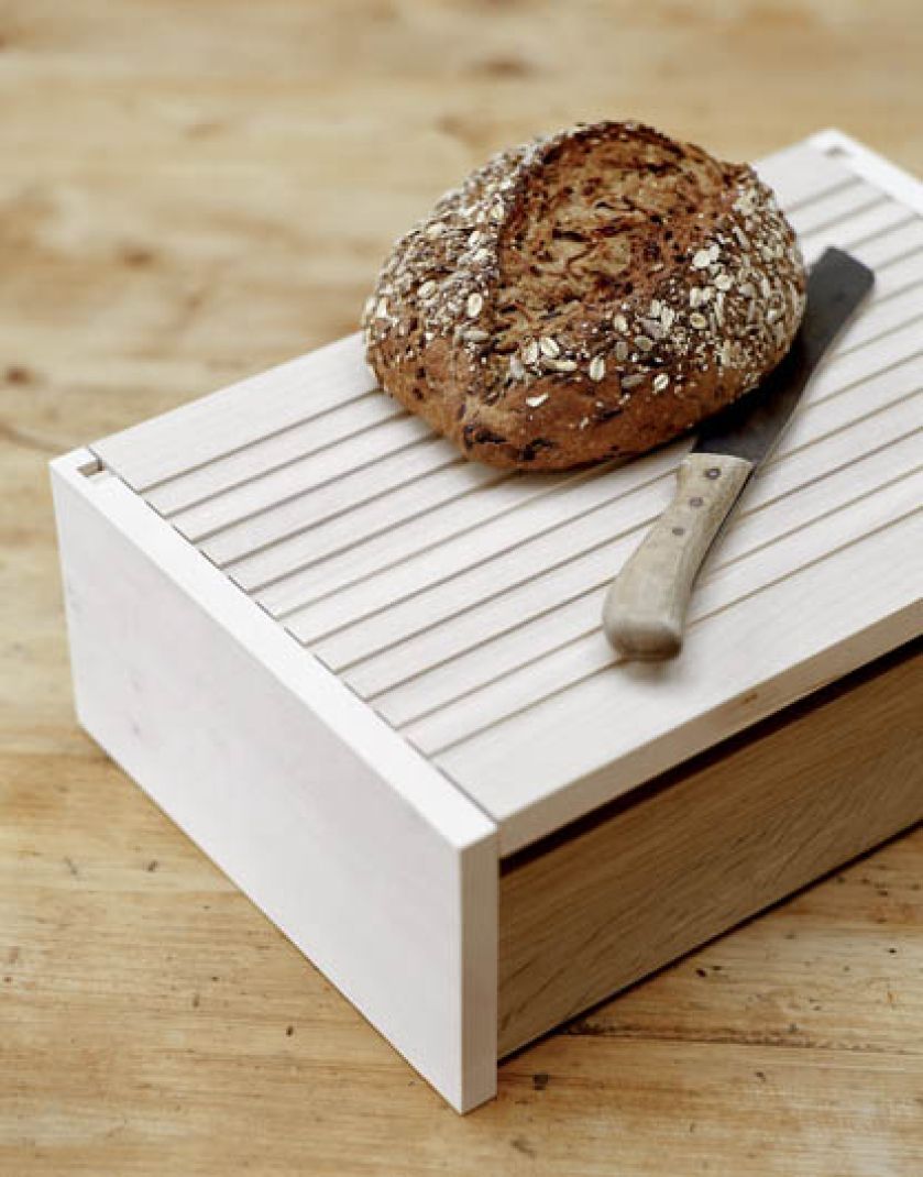 Współczesny drewniany pojemnik na chleb, fot. EAST NEWS.