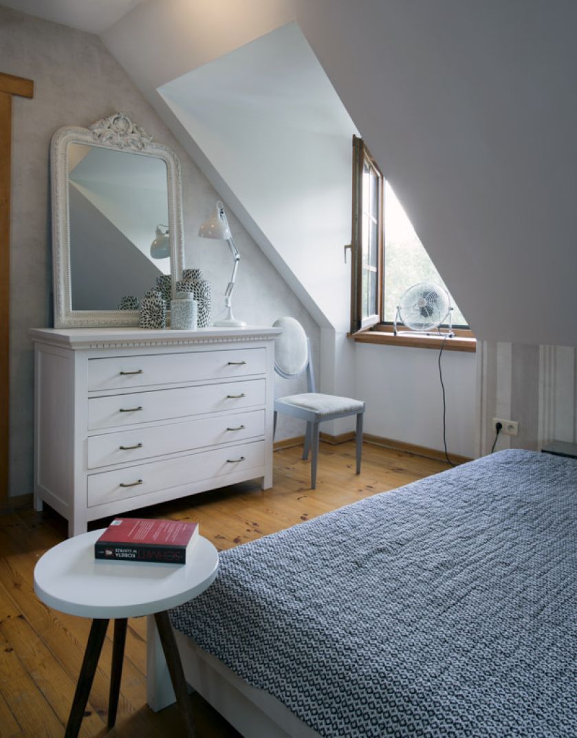 Drewniany dworek po latach. Drewniany dworek po latach