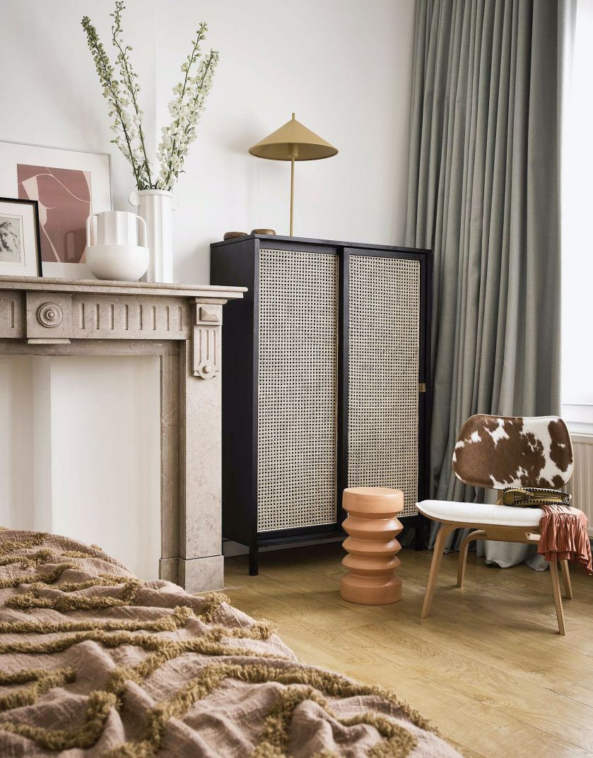 szafa z przesuwnymi drzwiami do sypialni