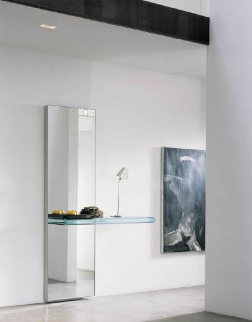 Przed wyjściem ostatnie spojrzenie w lustro: to na zdjęciu, o zabawnej nazwie Let Me See, zaprojektował Rodolfo Dordoni.