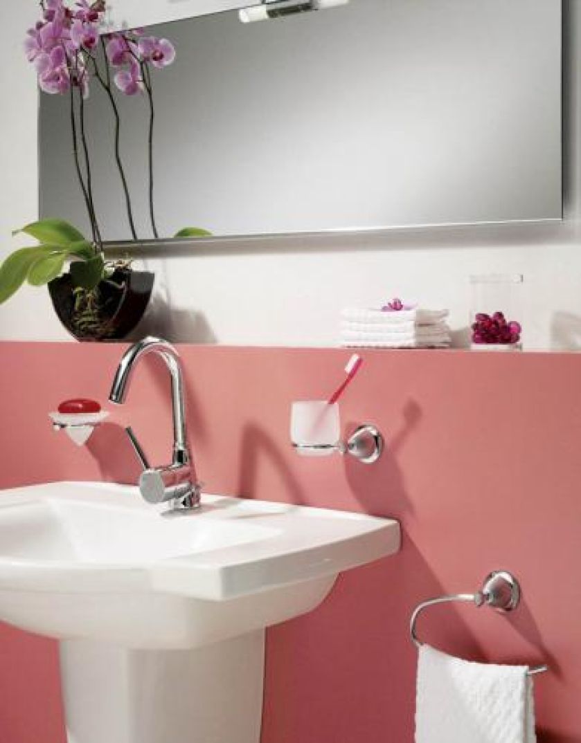 Za kubek zapłacimy 252 zł, za mydelniczkę – 255 zł, wieszak na ręcznik kosztuje 204 zł. CORAM POLAND