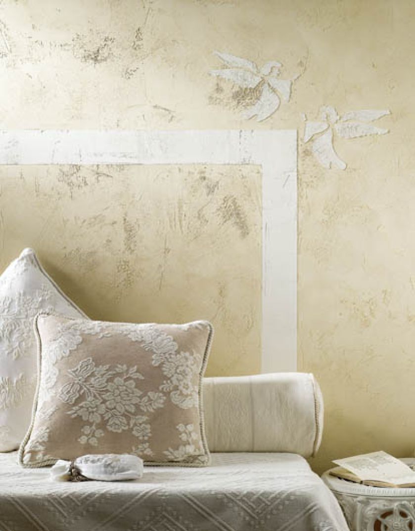 Zabawa reliefami i akrylową farbą strukturalną, litr kosztuje 35,03 zł. FOX DEKORATOR