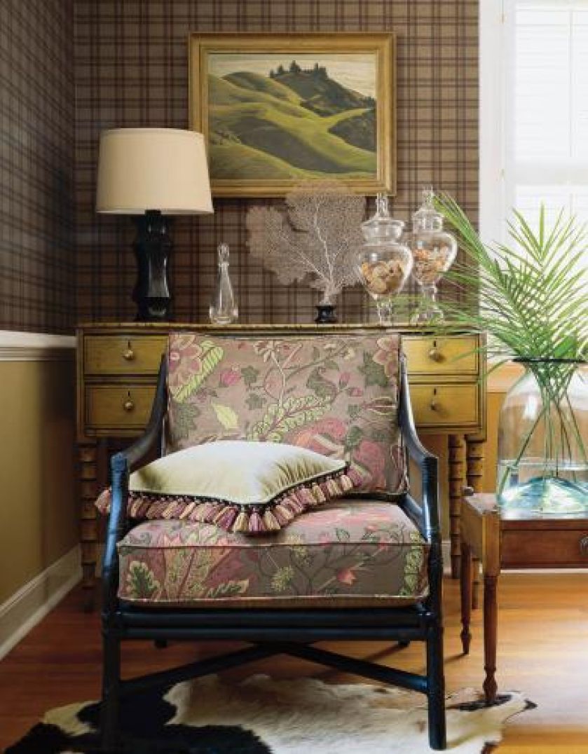 Adamaszki z najnowszej kolekcji Tidewater firmy Thibaut nawiązują do kolorów ziemi: brązów, zrudziałych czerwieni, khaki