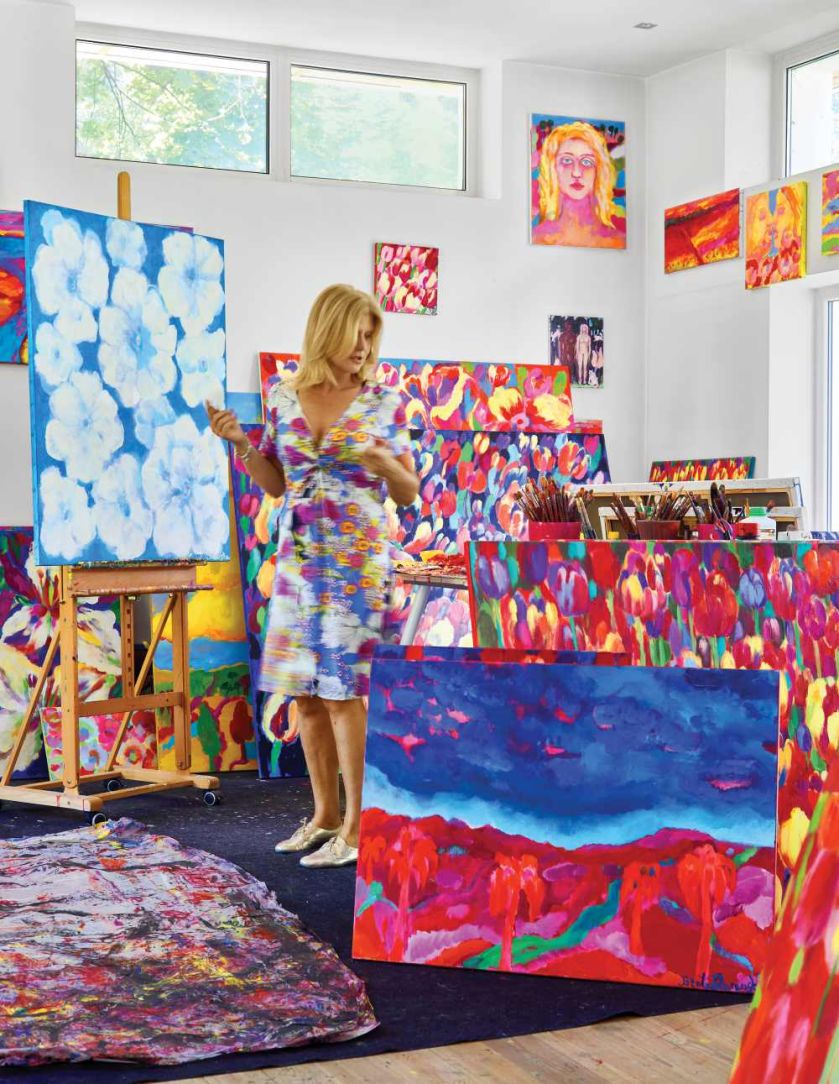 Jestem malarką kolorystką. Myślę kolorem i kolorem czuję – mówi o sobie Beata Murawska. Odwiedzamy ją w jej domu