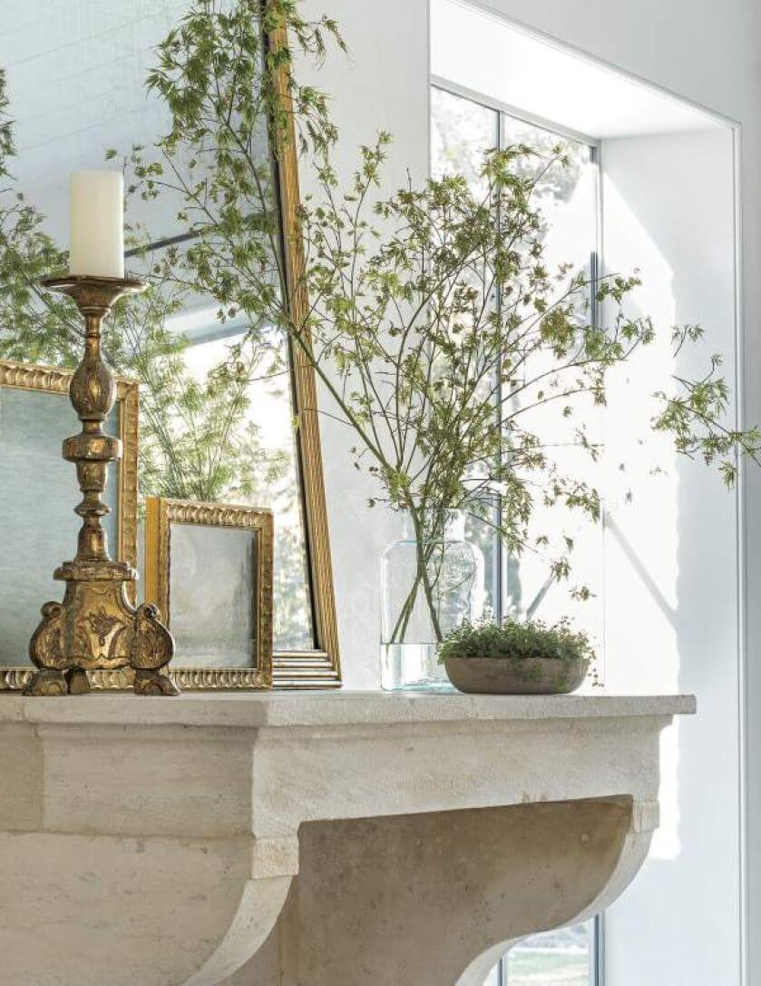 Kominek z piaskowca to francuski antyk.