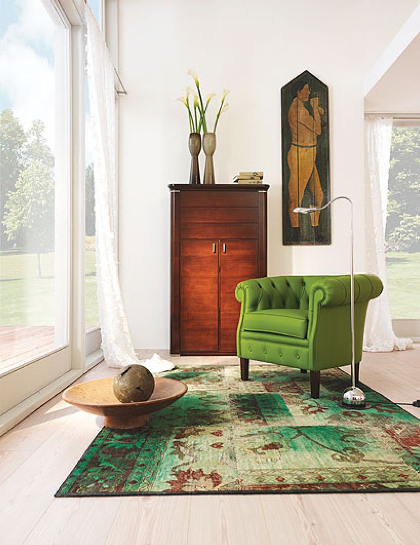 Wielkie fotele, które wyglądają prawie jak kanapy. Modne i wygodne.