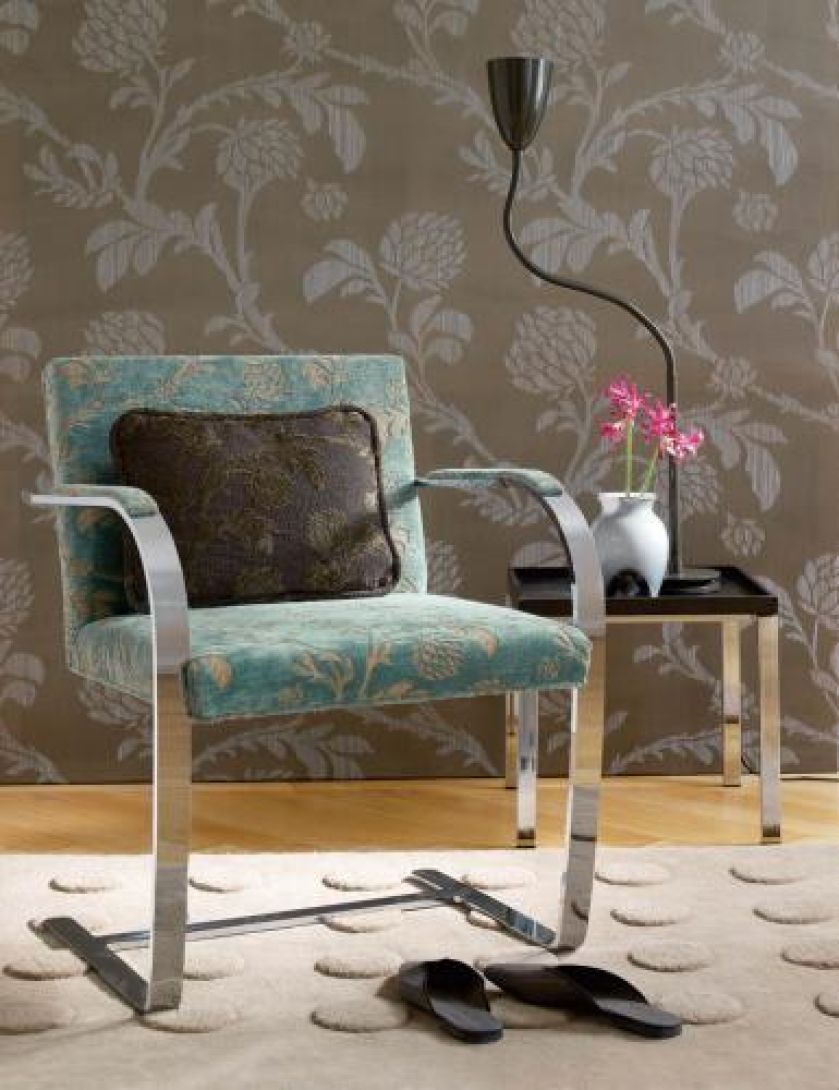 Oryginalny pomysł - nowoczesne chromowane krzesło obito flokowaną tkaniną Colombina Visto. CHRISTIAN FISCHBACHER