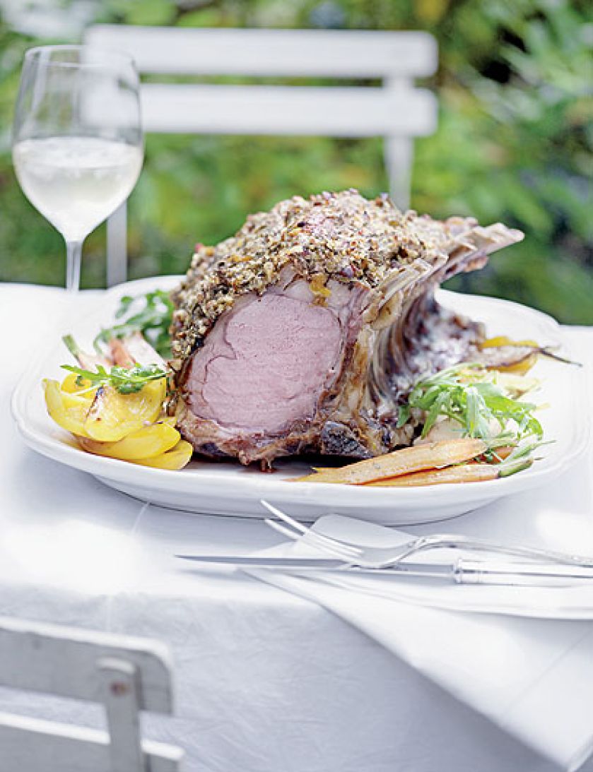 Pieczeń cieleca z ziołową panierką. Letnie przyjęcie