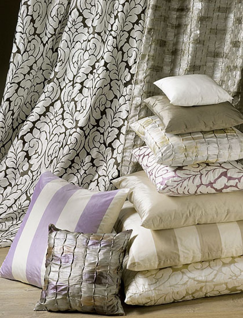 Białe liście na czarnym tle, czyli jedwab Wind Vivaldi w cenie 892 zł za metr. FONZI