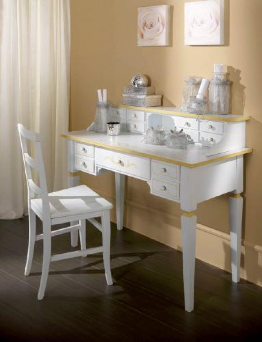 Biurko Alice Déco z fabryki Tarba można zamówić w dowolnym kolorze. ORIGINE ITALIA