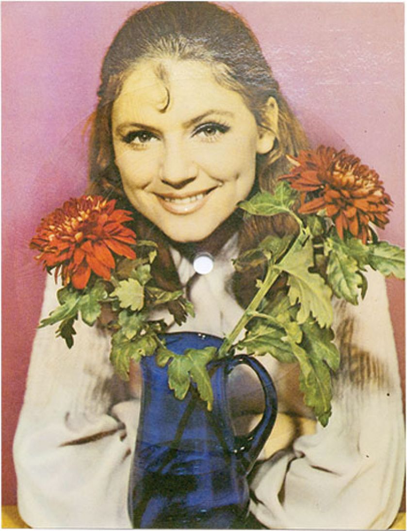 Pocztówka z Haliną Frąckowiak. Była w dwóch wersjach. To samo zdjęcie, ale dwie różne piosenki: Każdą chwilę chwal