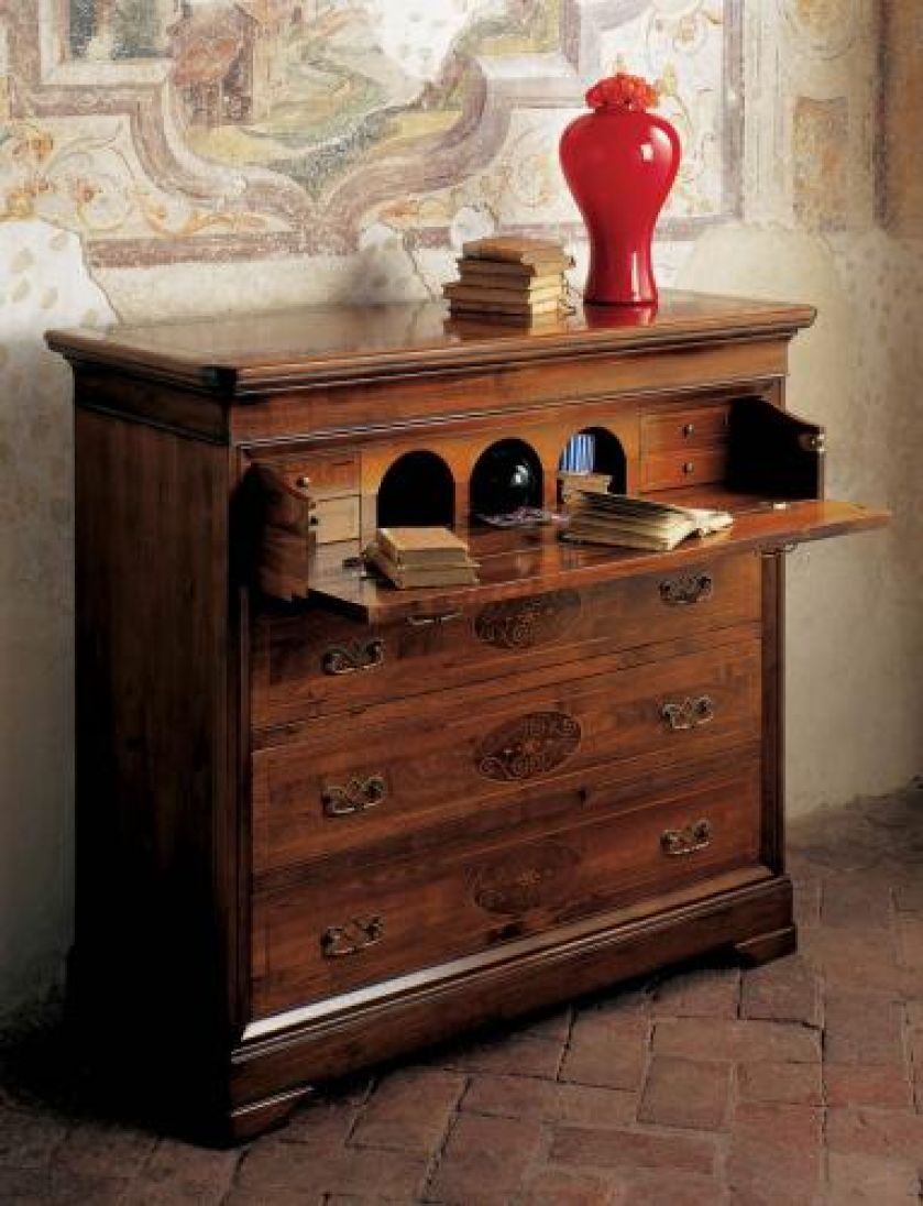 Sekretarzyk włoskiej firmy Cantiero. STUDIO ITALIA