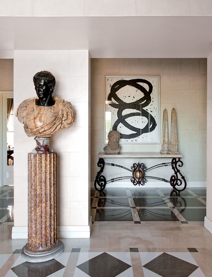 Perskie dywany, afrykańskie bębny, weneckie szkła, wyszukane forniry i marmury. Projektanci Ramón i Paco mieli