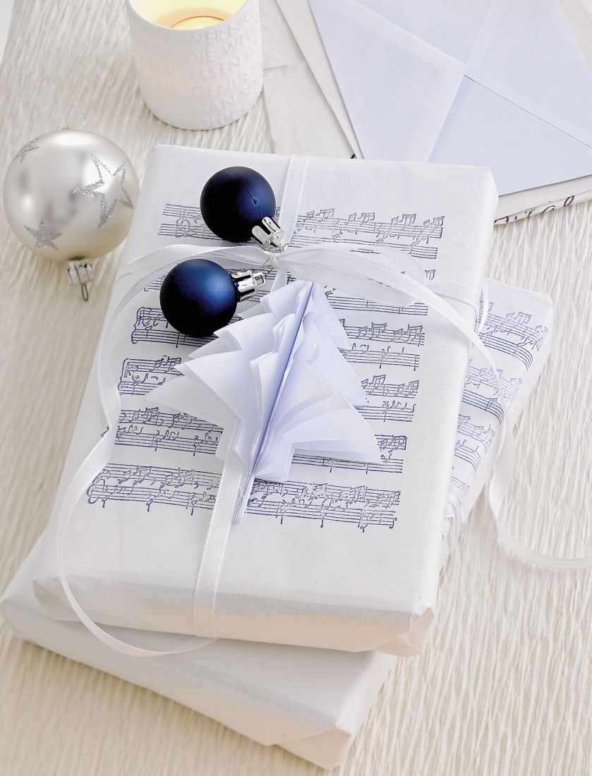 Prezent dla melomana opakuj w nuty. Jak ładnie zapakować prezent?