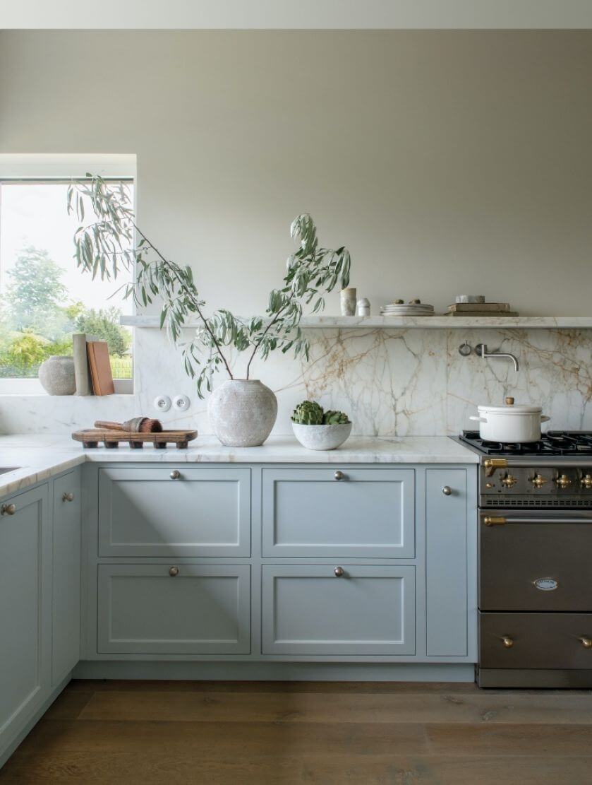 jak urządzić kuchnię bez górnych szafek