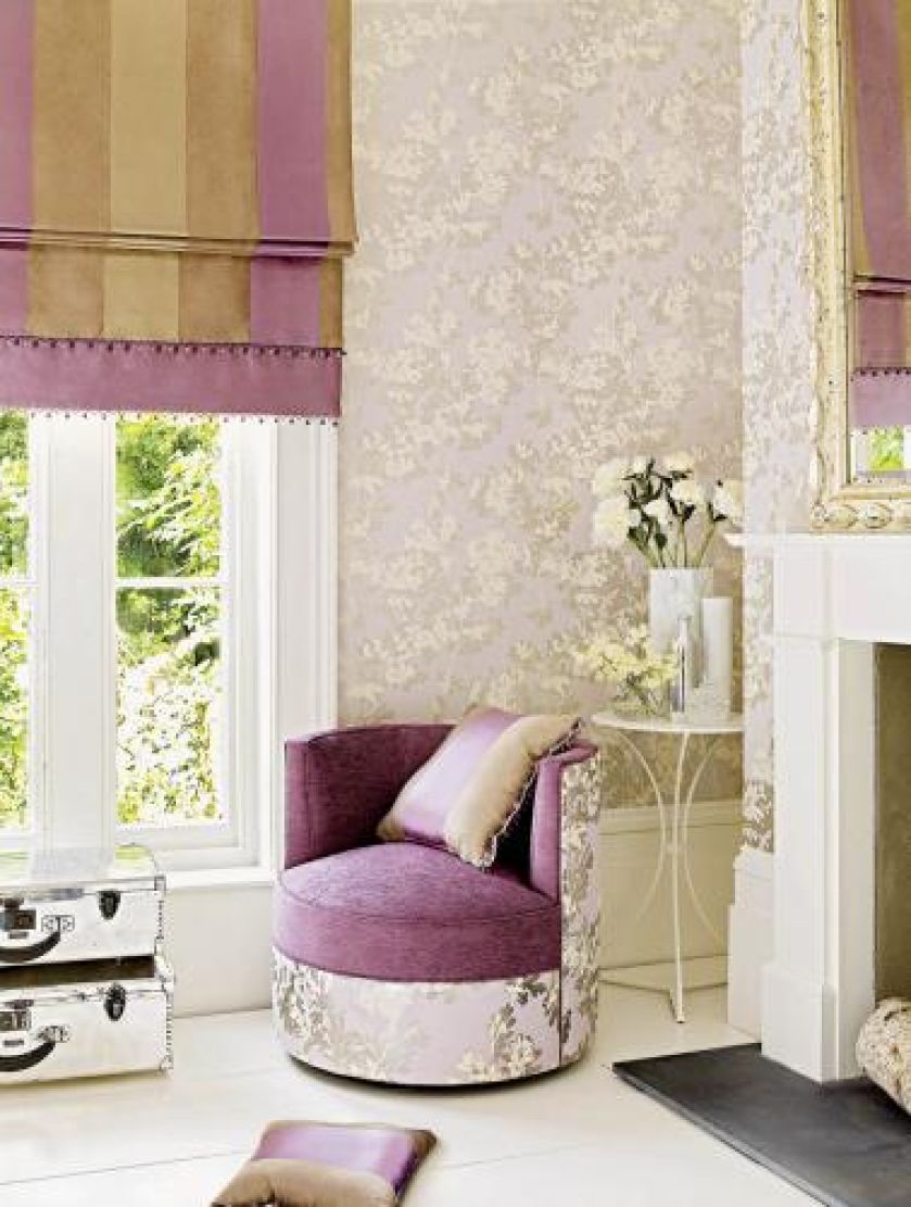 Osborne and Little - kolekcja Walk in the park . Na oknie tkanina Dulwich Stripe za 507 zł/m.b., tapeta Sherwood