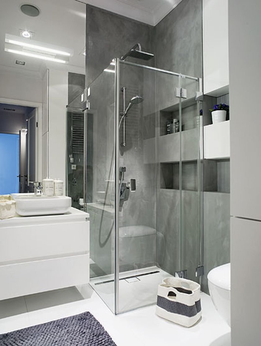 Minimalistyczna łazienka z imitacja betonu i kosz z Coqlila.