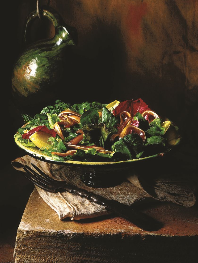 Mieszana sałata z anchois. Jesienne dania – jak z holenderskich martwych natur