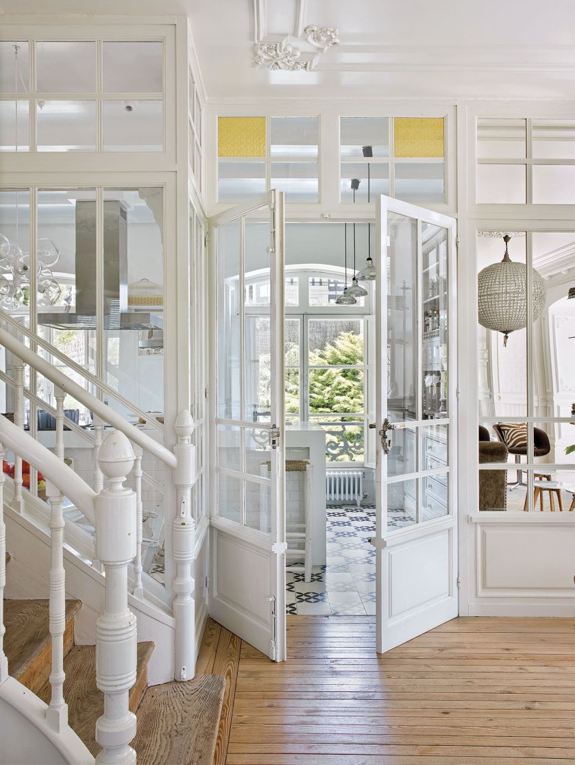 Ta hinduska willa pamięta niejedną metamorfozę: bywała restauracją, hodowano w niej szynszyle, później popadła w