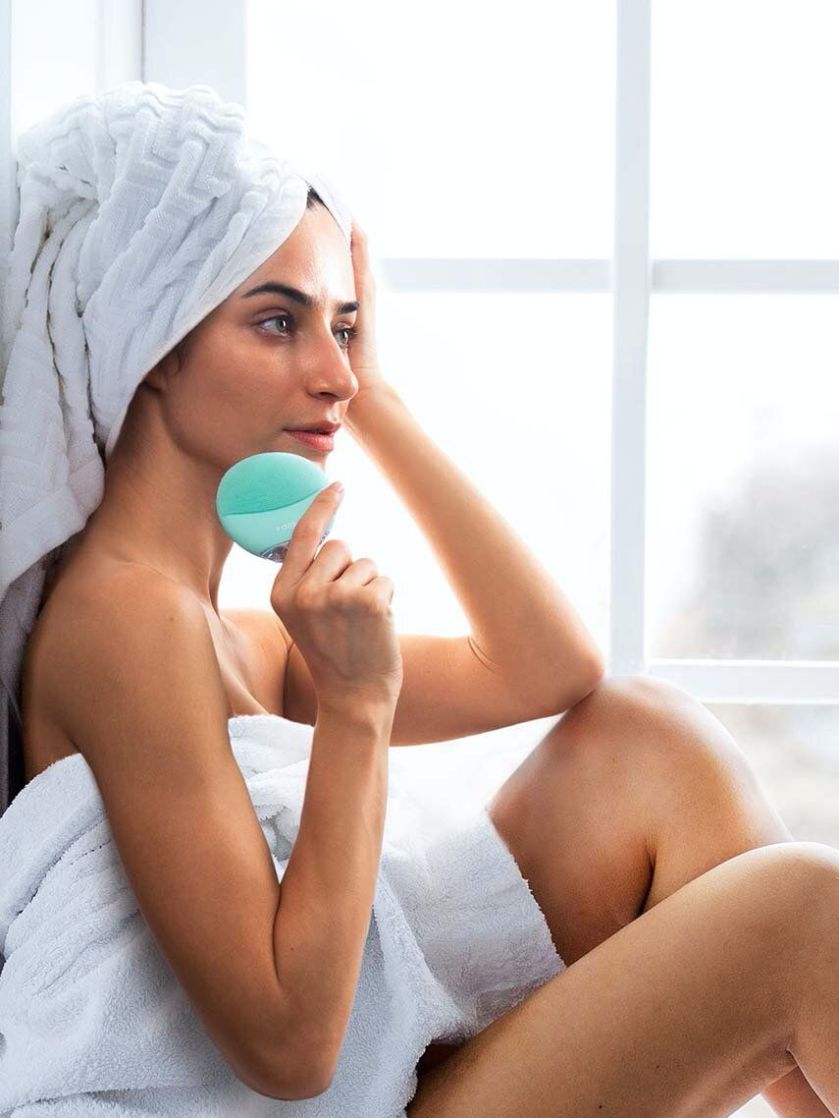 domowe spa masażer oczyszczający skórę twarzy