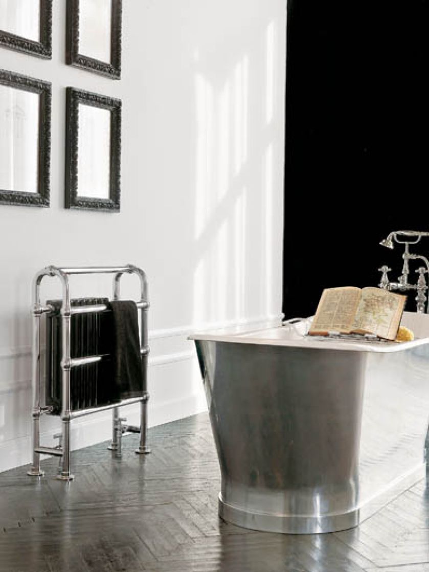 Biel, czerń i srebro. Propozycja GENTRY HOME