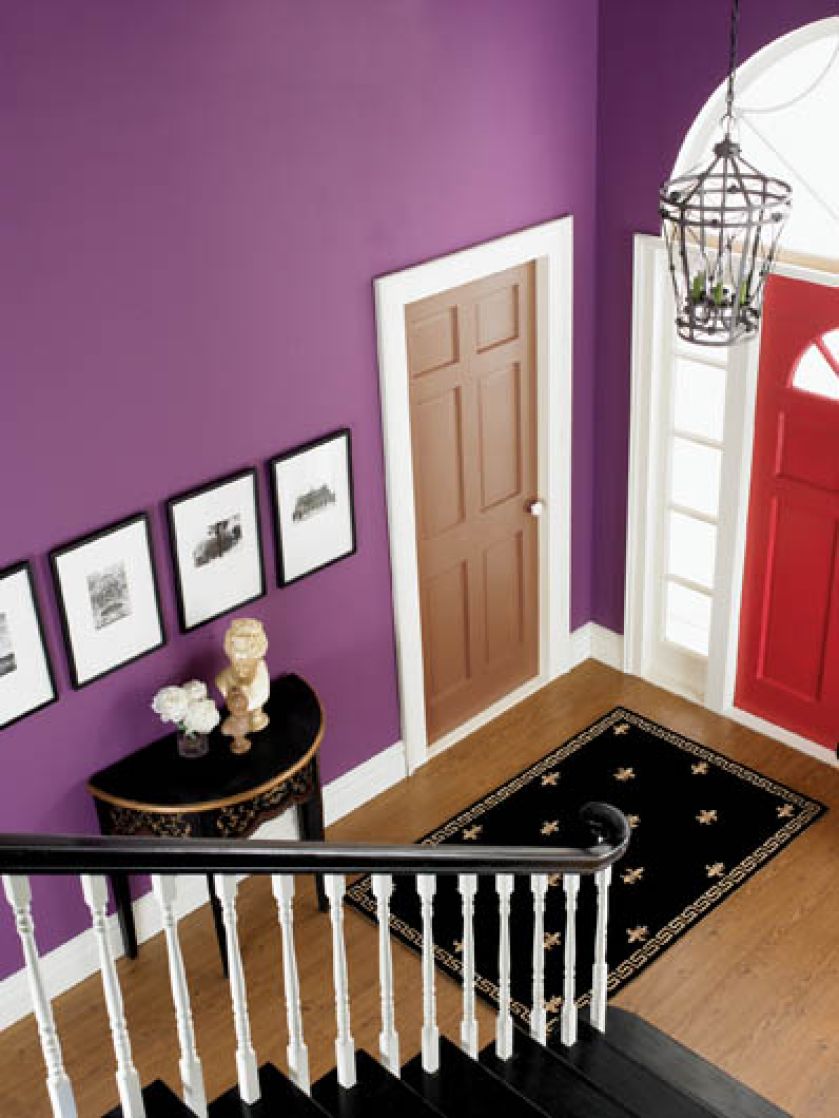 Do holu farba musi być trwała i odporna na zmywanie. Taka właśnie jest Aura Eggshell Waterborne Interior Paint 524.