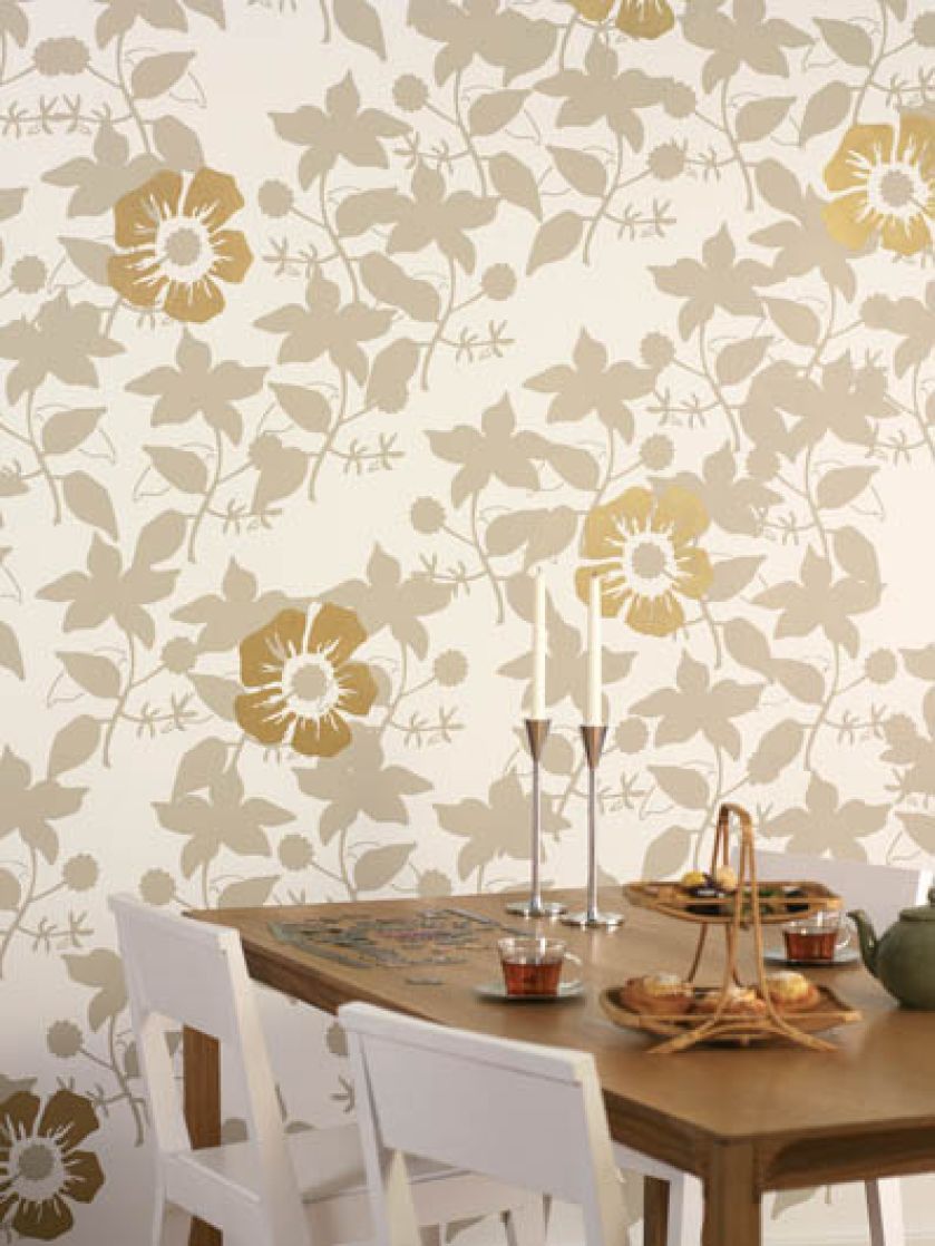 Dwa wzory, które tworzą całość: Violę (złote kwiaty) namalowano farbą Taika Pearl Paint, a Eden