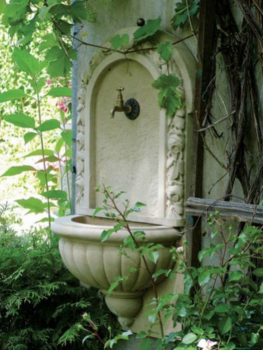 Fontanna stylizowana na wiktoriańską - 1280 zł netto.CHRONOS