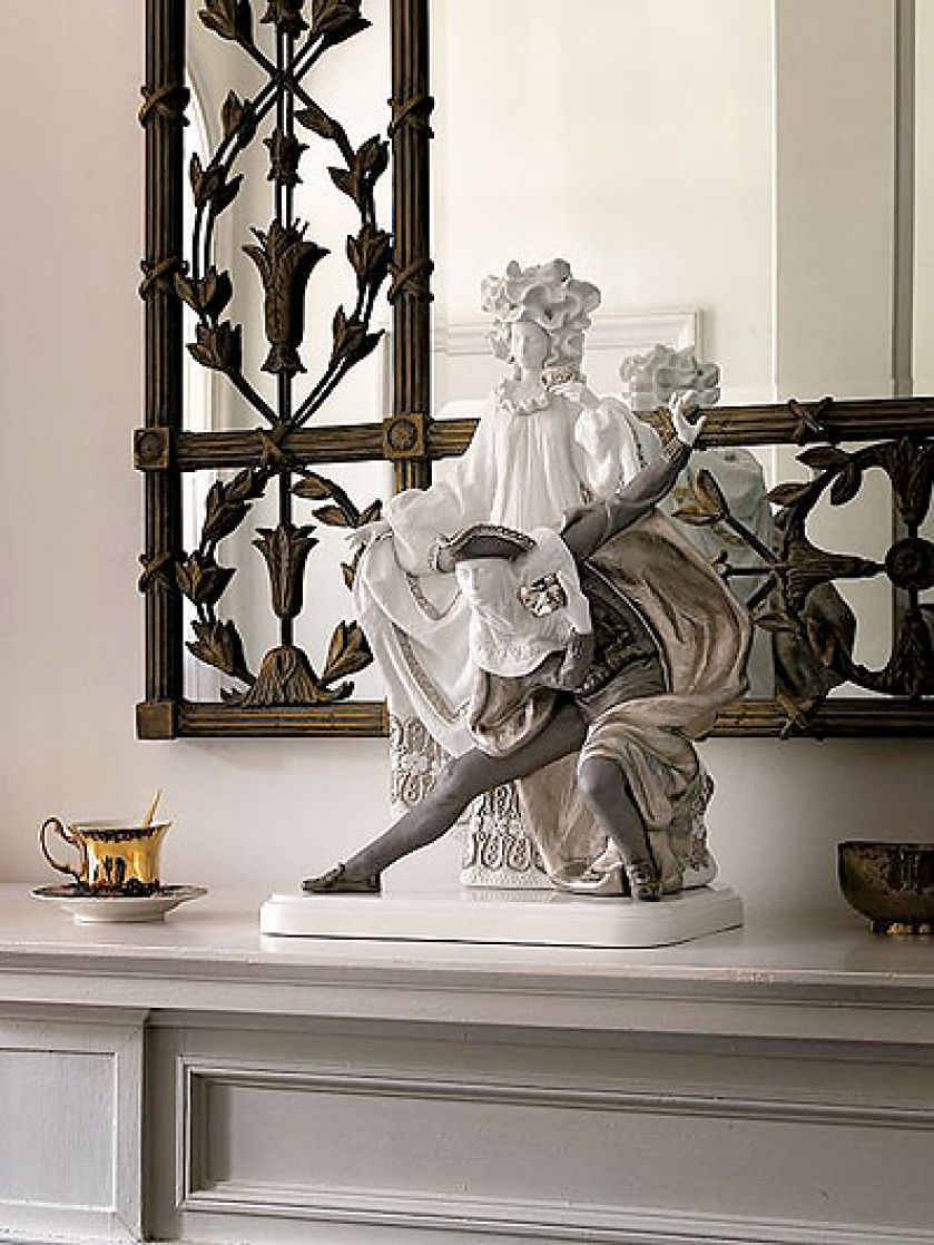 Hol to dobre miejsce na pochwalenie się kolekcją porcelany: biskwitowa figurka Lladro.